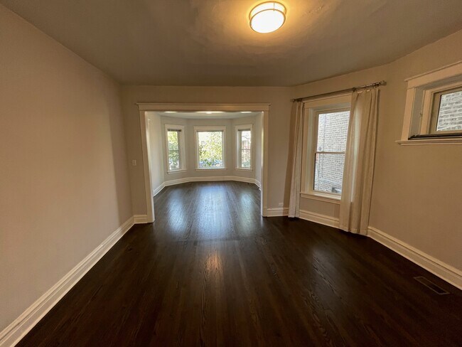 Foto del edificio - 1643 W Carmen Ave