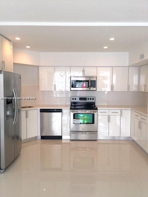 Building Photo - 1408 Brickell Bay Dr