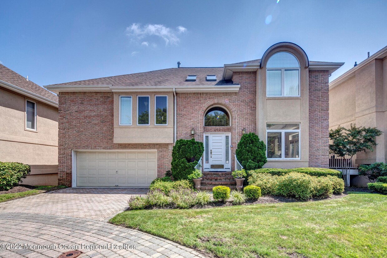Primary Photo - 245 Avenel Ct