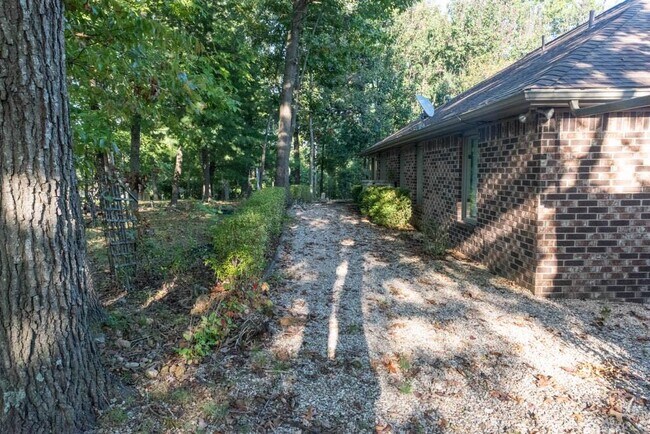 Building Photo - 36 Eaton Cir