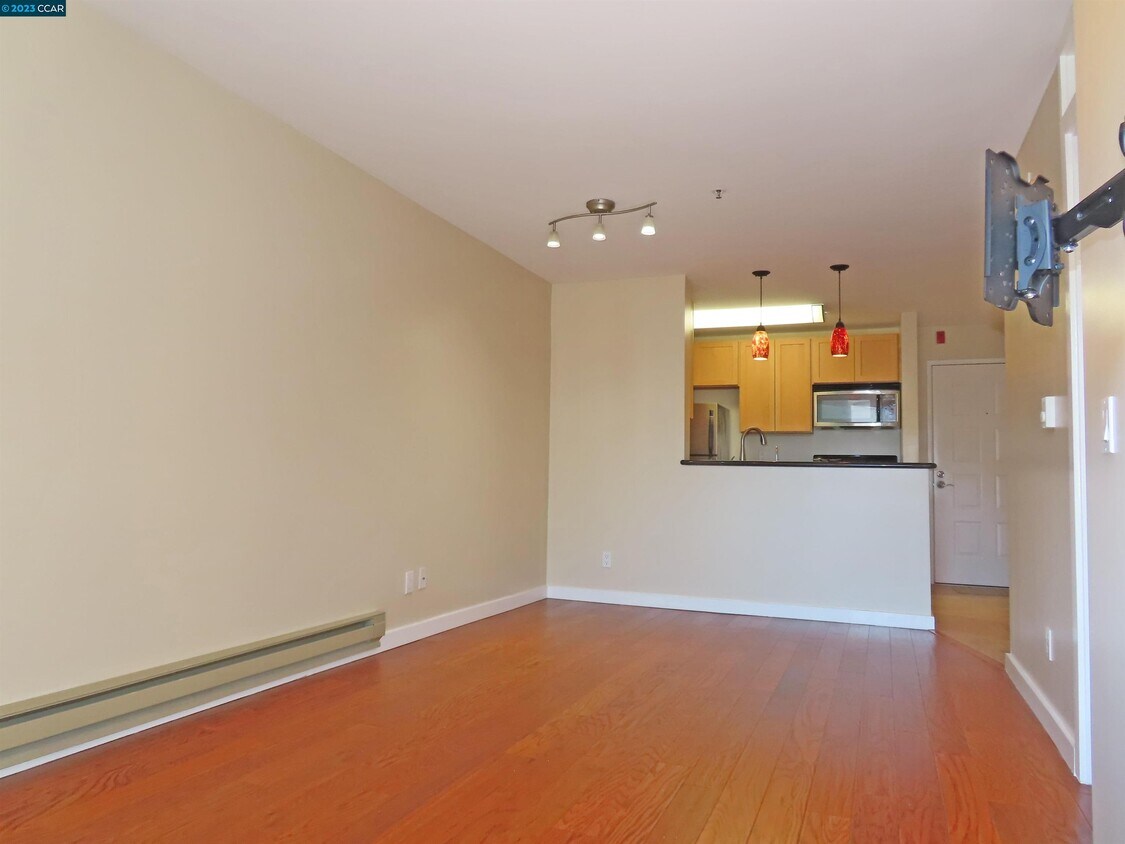 6400 Christie Ave Unit 5303, Emeryville, CA 94608 Condo for Rent in