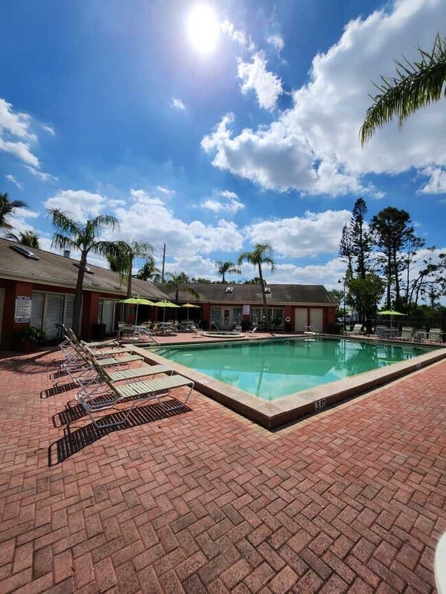 Foto del edificio - 2845 Winkler Ave