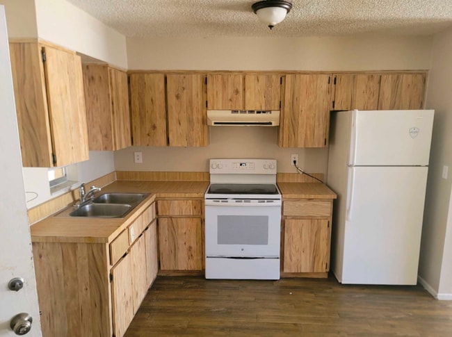 Foto del edificio - 15696 Bolesta Rd