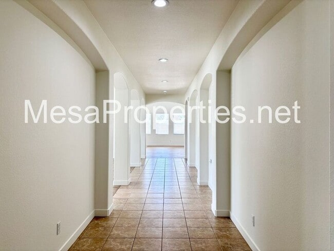 Building Photo - 15818 Iron Canyon Ln
