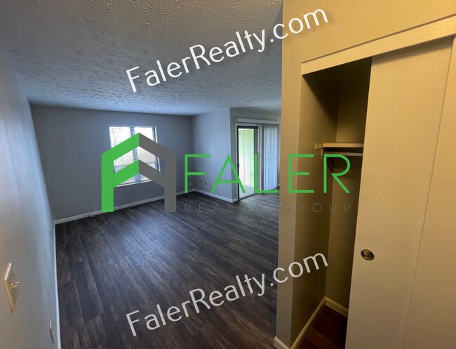 Foto del edificio - 2 bedroom, 1.5 bath apartment available now!