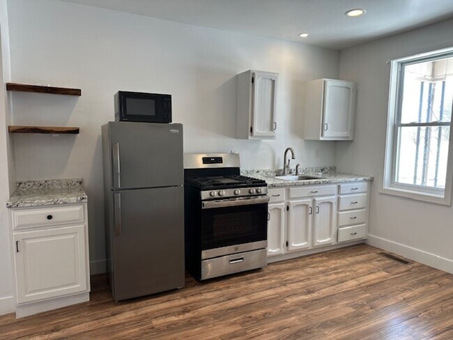 Foto del edificio - 642 N 3rd Ave