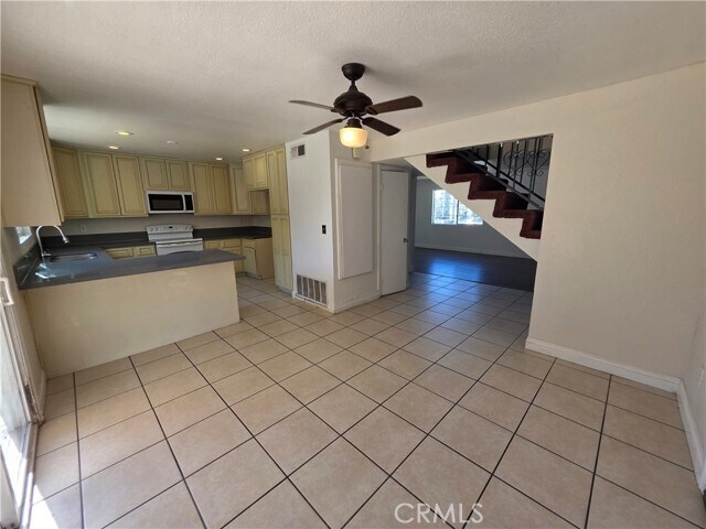 Foto del edificio - 969 S Sage Ave