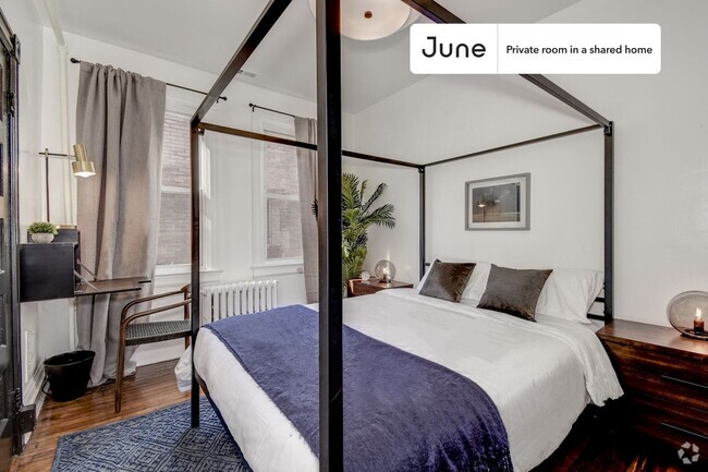 Building Photo - Private bedroom in 3 bed/2 bath Home