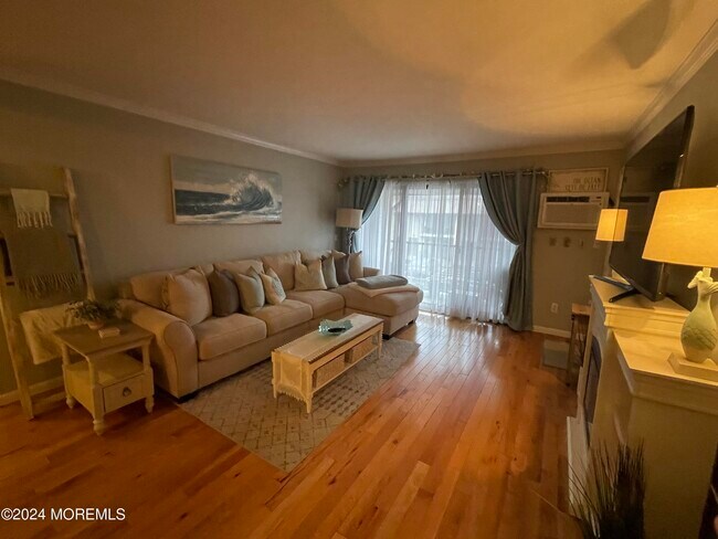 Foto del edificio - 330 Shore Dr