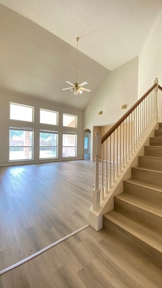 Foto del edificio - 2503 Westerlake Dr
