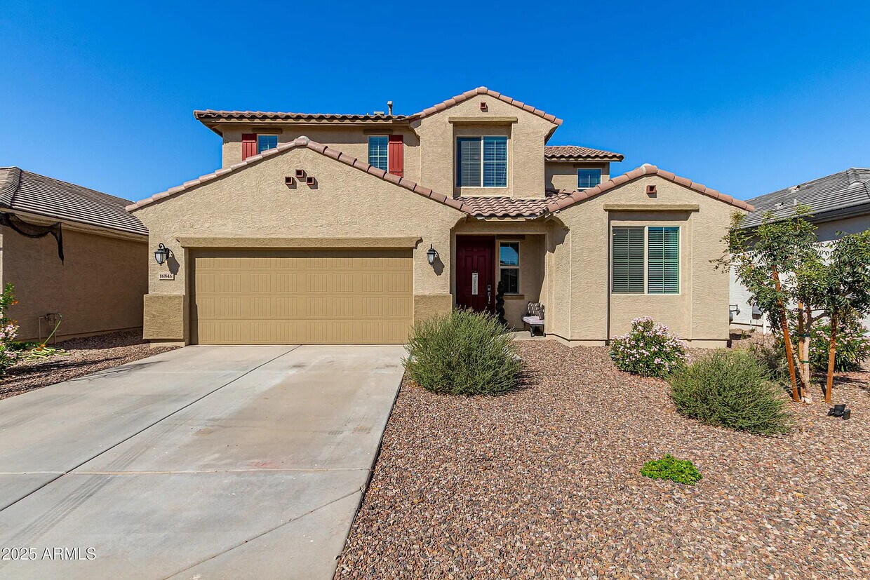Foto principal - 16846 W Molly Ln