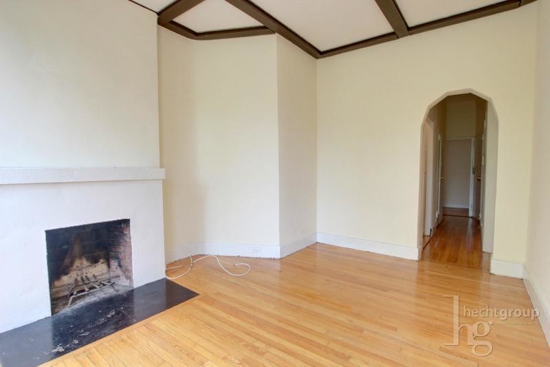 Primary Photo - 55 Morton St