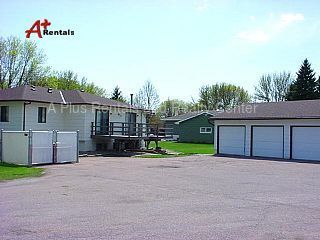 Building Photo - 1204 E Pam Rd
