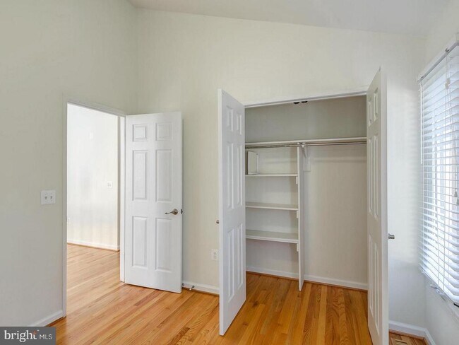 Building Photo - 10723 Gloxinia Dr