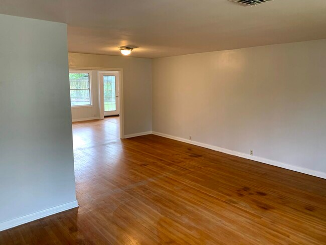 Building Photo - 3111 Broadmead