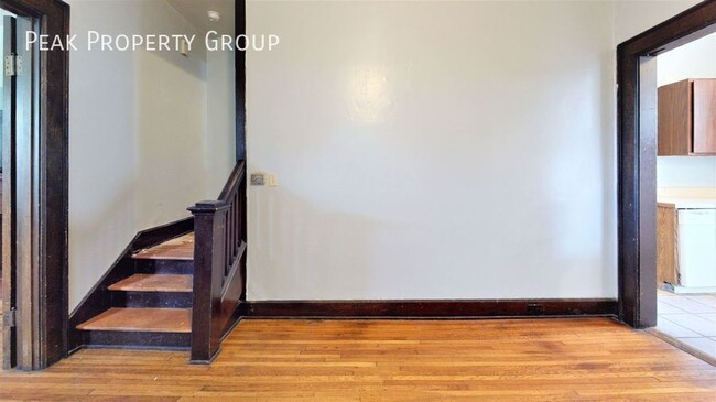 Building Photo - 286 E 13th Ave