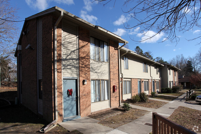 Building Photo - Lakeside Apartments