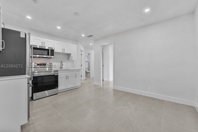 Foto del edificio - 1849 NW 16th St