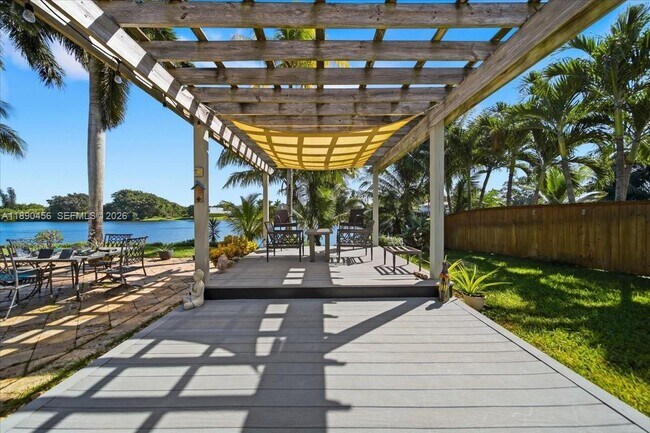 Building Photo - 960 Bayberry Point Dr