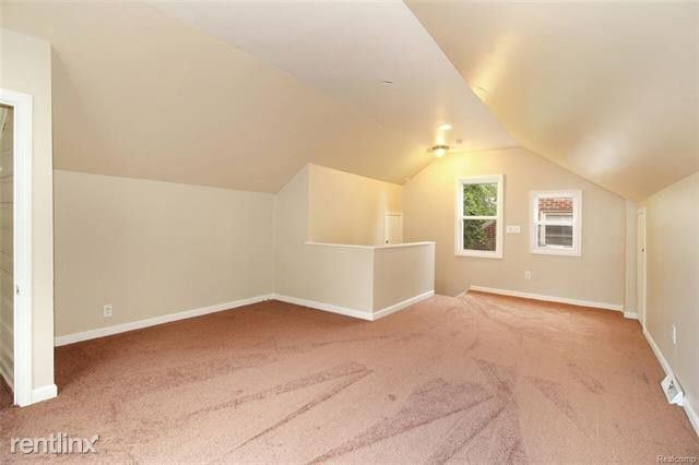 Building Photo - 3 br, 1 bath House - 19782 Mark Twain St