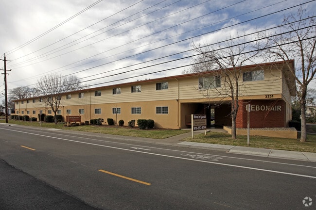 Primary Photo - Debonaire Apartments