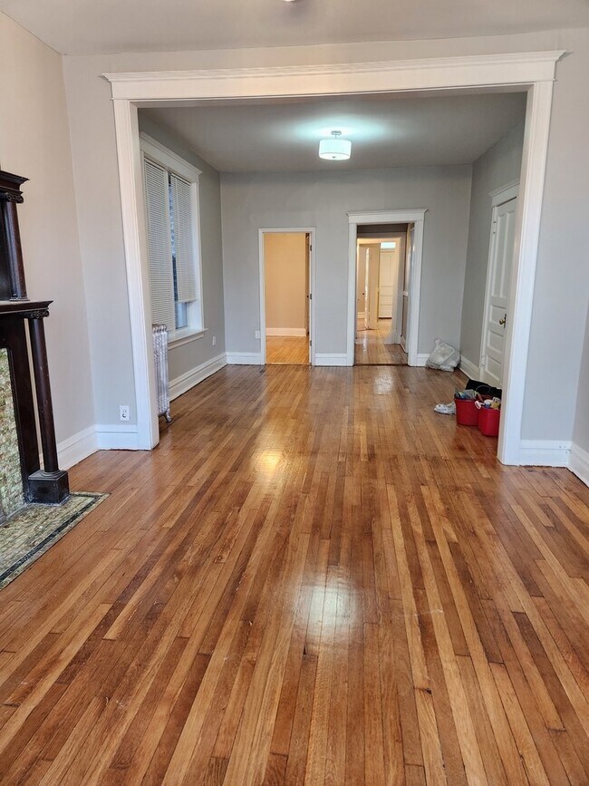 Foto del edificio - 2849 W Division St