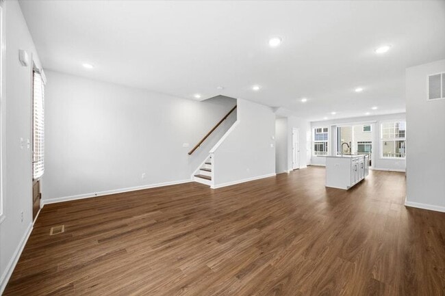 Building Photo - 628 Bushwood Alley