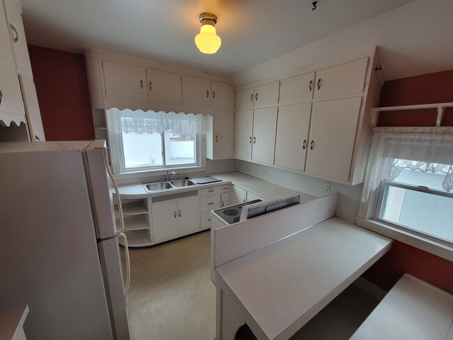 Kitchen - 83 Greenbush St