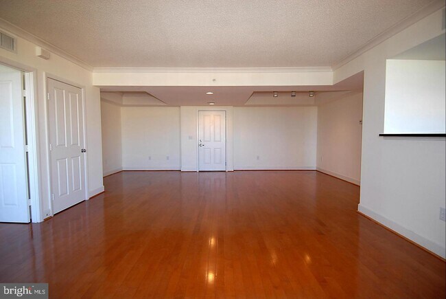 Building Photo - 1220 N Fillmore St