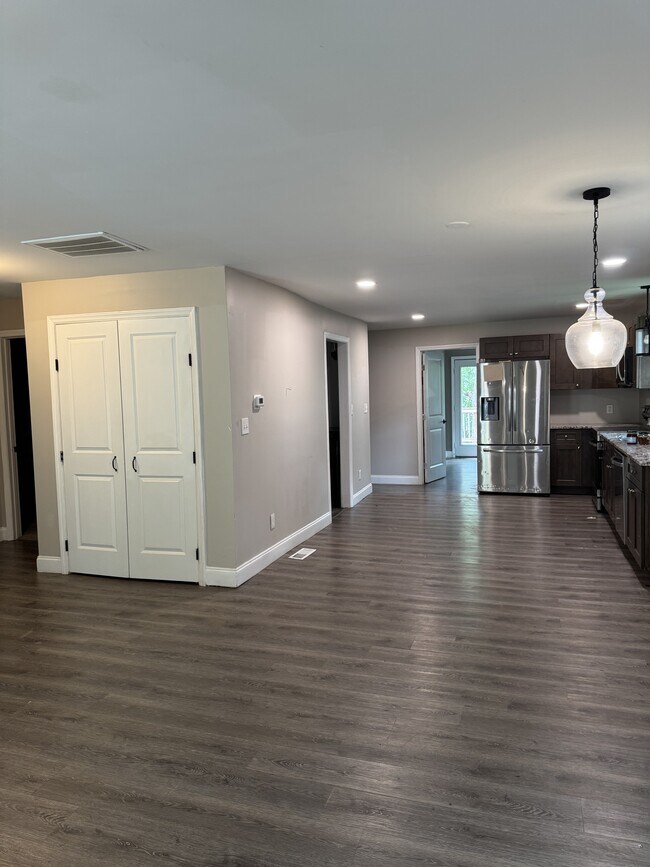 Foto del edificio - 906 Skyland St
