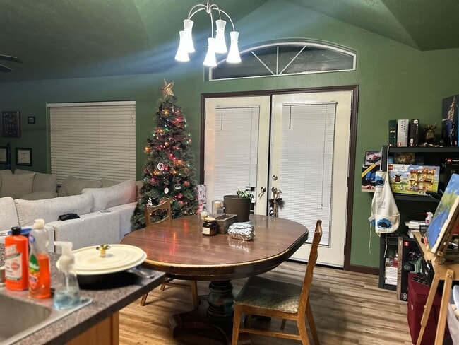 Foto del edificio - Century 21 Gold Rush - 3 bed, 2.5 bath (North Pole)