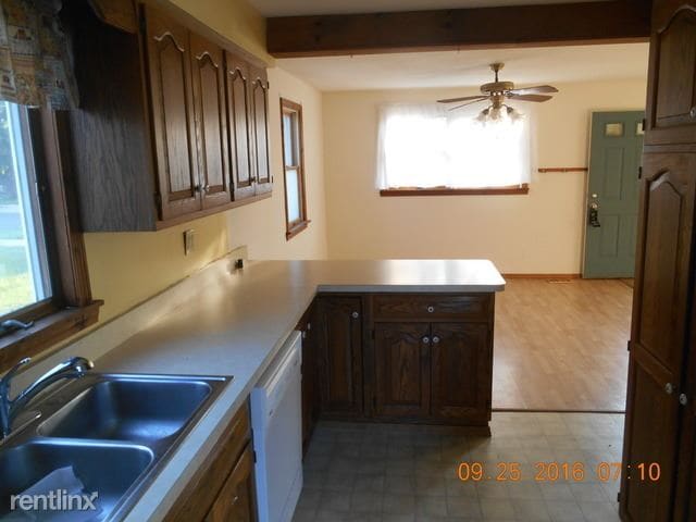 Building Photo - 109 S Jackson St