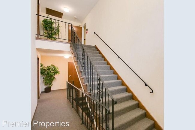Building Photo - 2 br, 1 bath House - 6415 York Ave S #201
