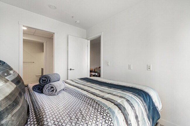 Building Photo - 88-89 9 St NE