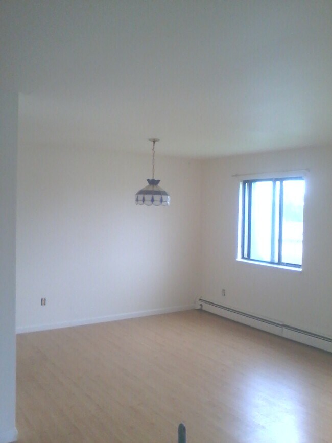 dining room - 2408 Cherry Hill Dr