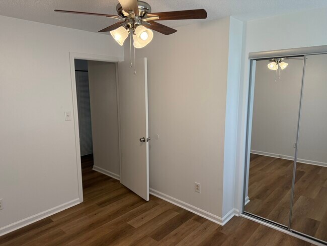 Building Photo - 3784 Strathmoor Cir