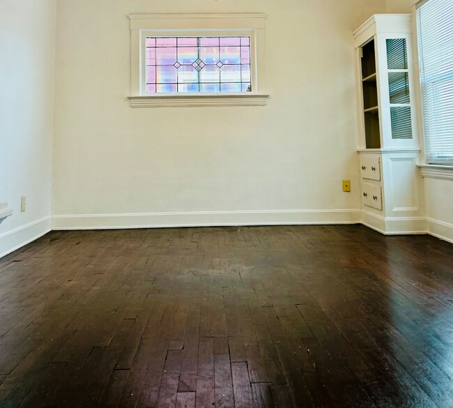 Foto del edificio - 2027 Chesterland Ave