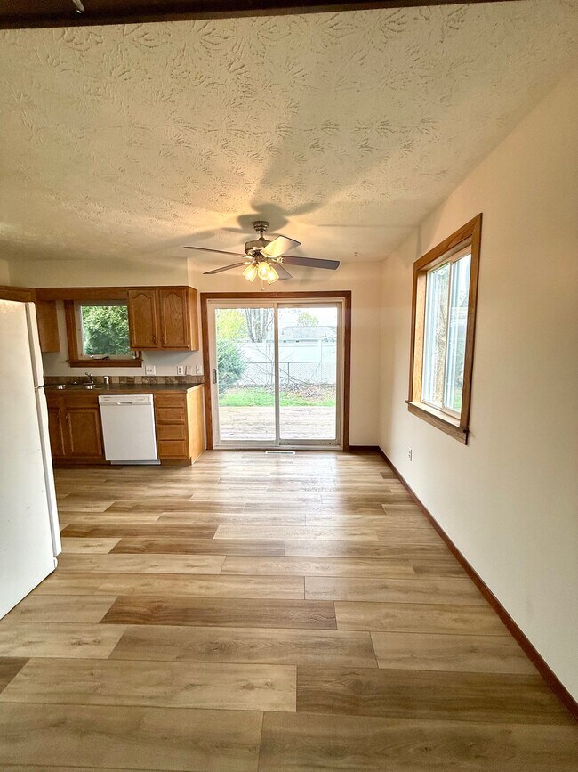 Foto del edificio - 6249 Amanda Dr