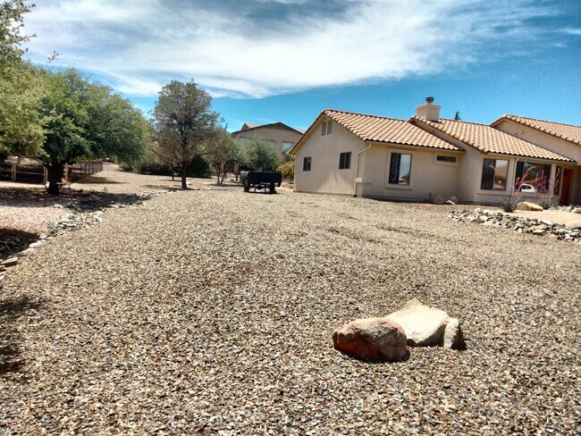 Foto del edificio - 5750 Columbine Rd