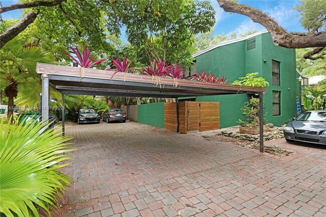 Building Photo - 3138 Mary St