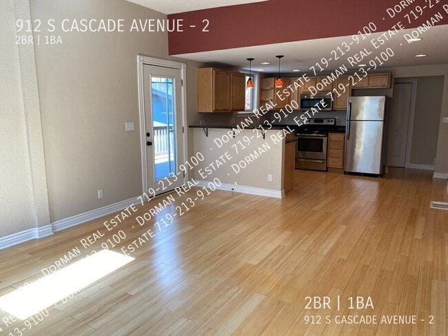 Building Photo - 912 S Cascade Ave