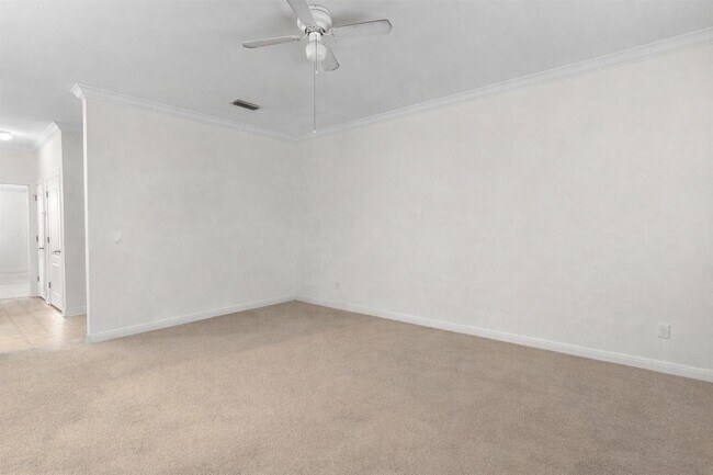 Foto del edificio - 986 Airport Rd