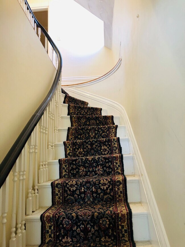 Building Photo - 15 Webster Plz