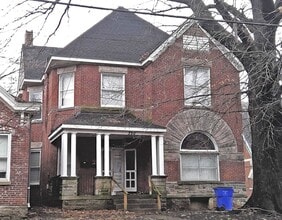 Building Photo - 390 S Upper St