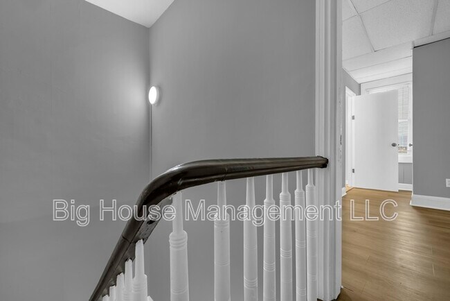 Foto del edificio - 339 E 25th St