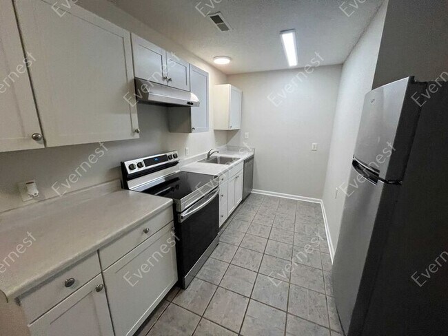 Building Photo - 213 Alpine Dr