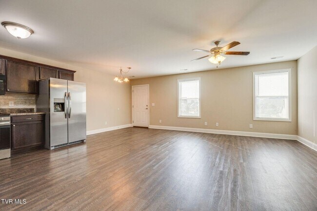 Foto del edificio - For Rent — Modern Duplex Near Historic Jonesborough