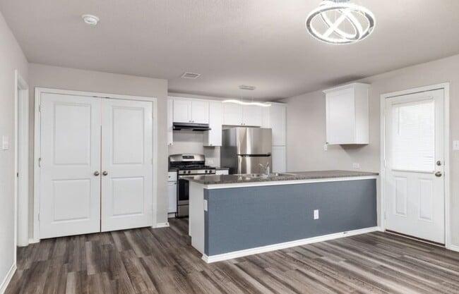 Foto del edificio - 5910 Lady Ln