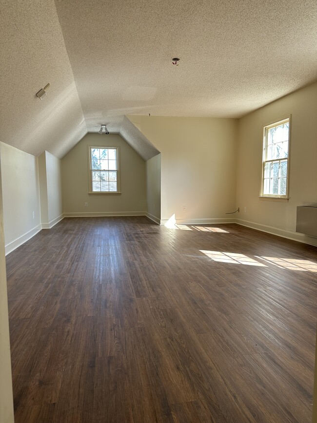 Bonus Room - 2596 Meadow Run