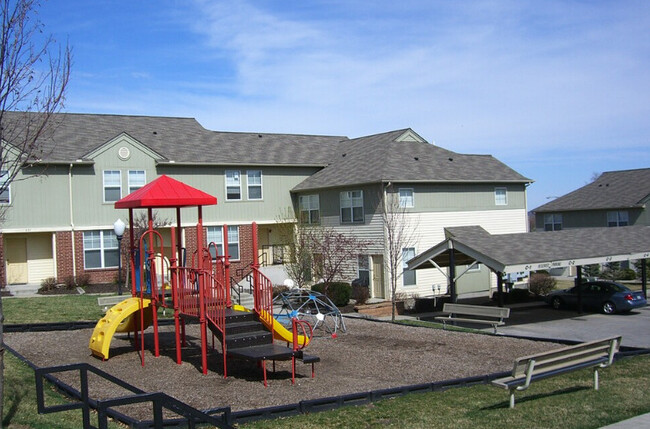 Play Yard - Casas adosadas en Turtle Hill - Turtle Hill Townhomes